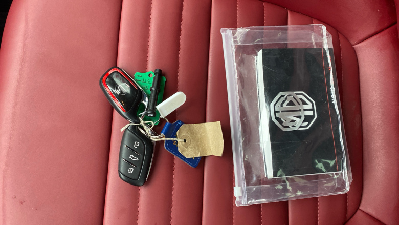 MG HS 1.5 T-GDI Trophy 5dr DCT Petrol Hatchback